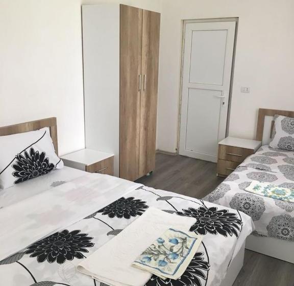 펜션 Guesthouse Skender Selimaj