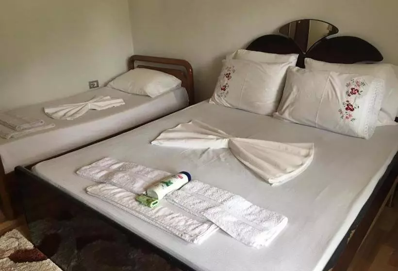 Majatalo Guesthouse Skender Selimaj