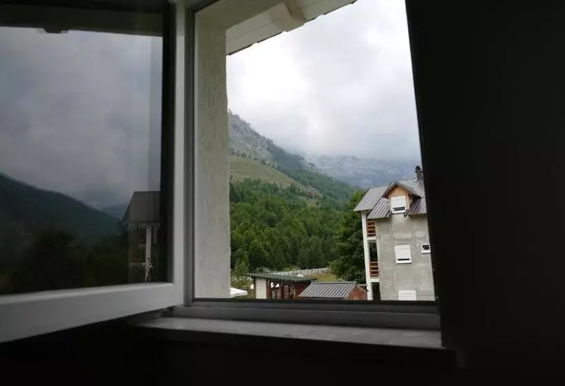 Majatalo Guesthouse Skender Selimaj