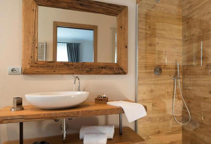 تختخواب و صبحانه Le Petit Lievre