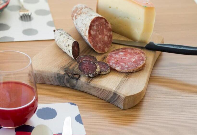 تختخواب و صبحانه Le Petit Lievre