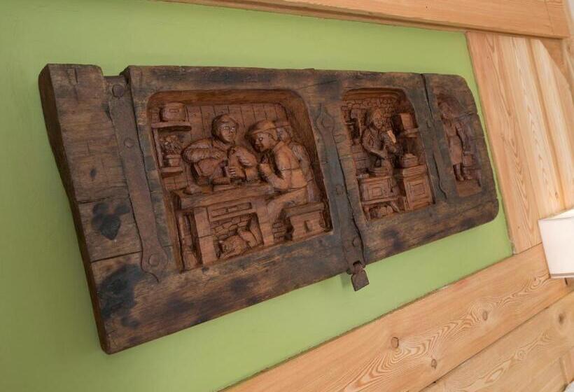 تختخواب و صبحانه Le Petit Lievre