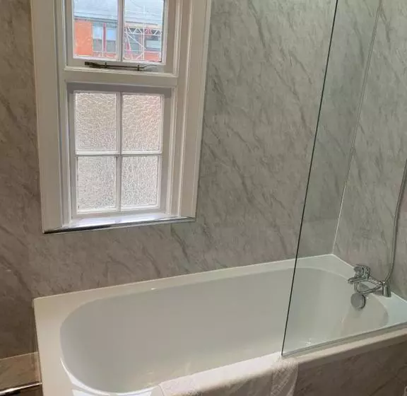 ベッドアンドブレックファースト Rooms At The Inn