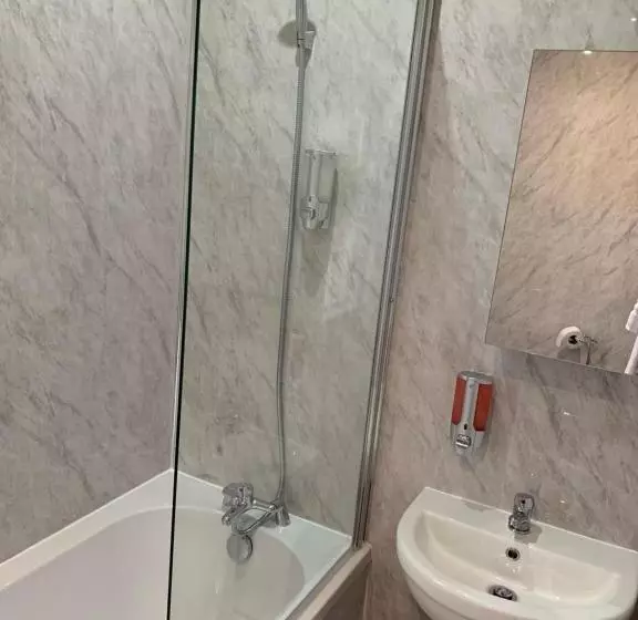 ベッドアンドブレックファースト Rooms At The Inn