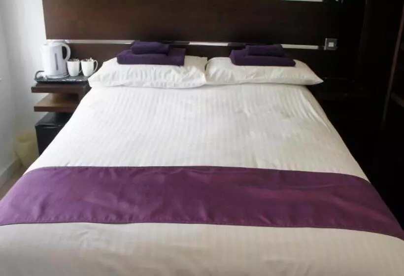 ベッドアンドブレックファースト Rooms At The Inn