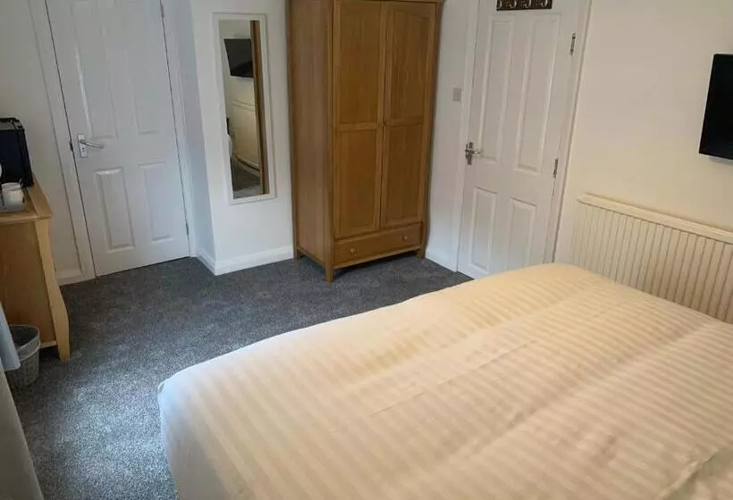 ベッドアンドブレックファースト Rooms At The Inn