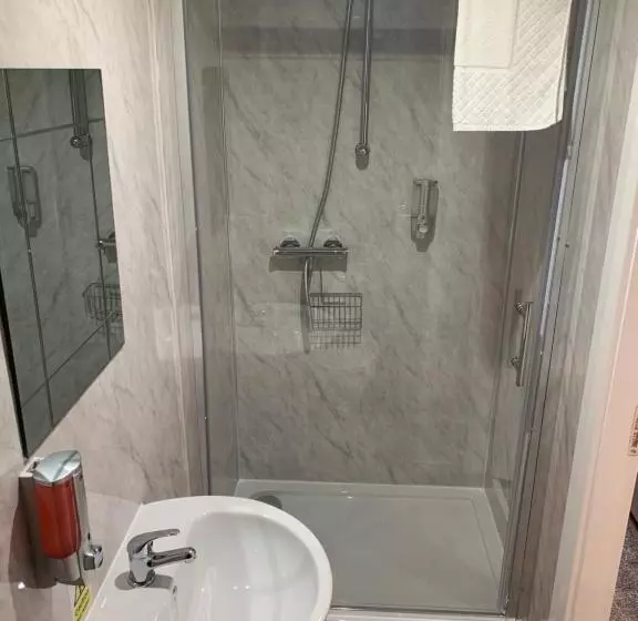 ベッドアンドブレックファースト Rooms At The Inn