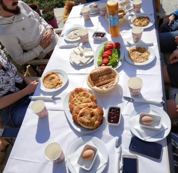 Friends' Guesthouse & Hostel