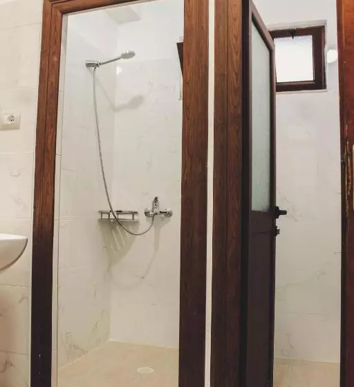 Friends' Guesthouse & Hostel