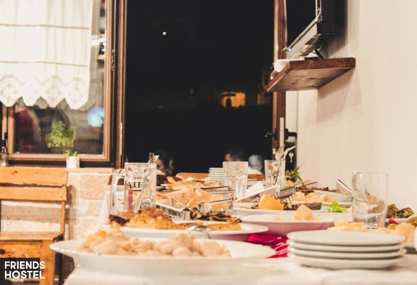 Friends' Guesthouse & Hostel