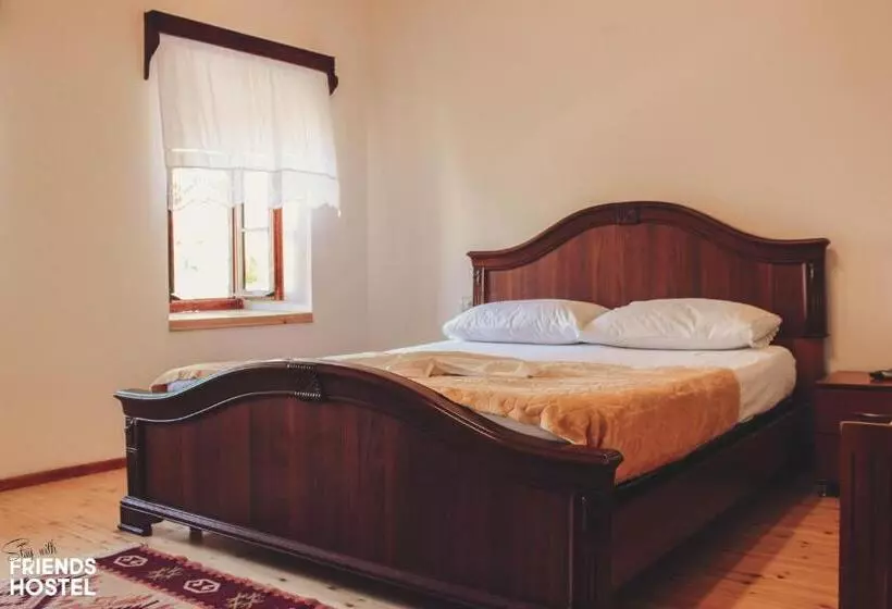 Friends' Guesthouse & Hostel