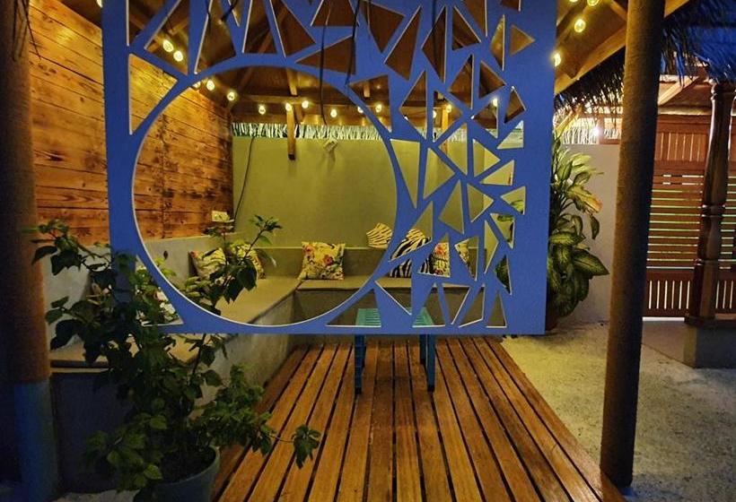 هتل Ohana Maldives