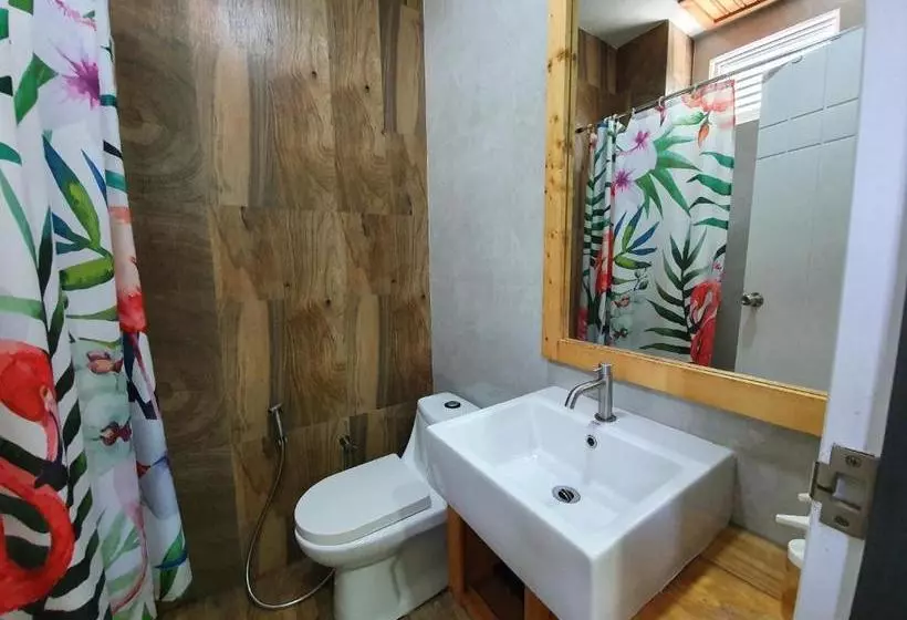 هتل Ohana Maldives