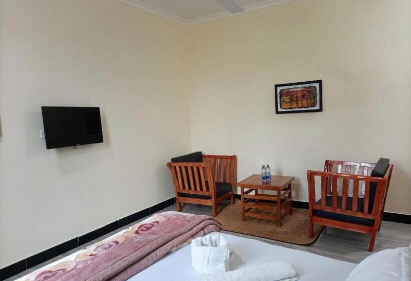 پانسیون Chibuba Airport Accommodation
