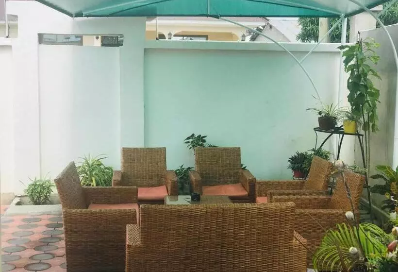 پانسیون Chibuba Airport Accommodation