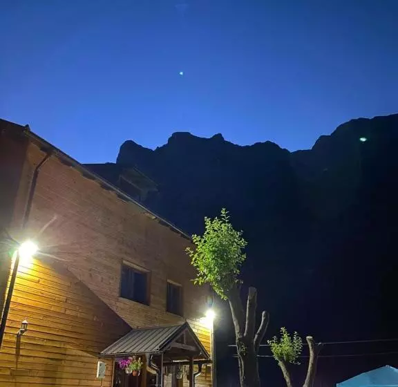 Majatalo Guesthouse Mehmeti