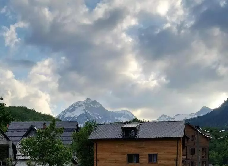 Majatalo Guesthouse Mehmeti