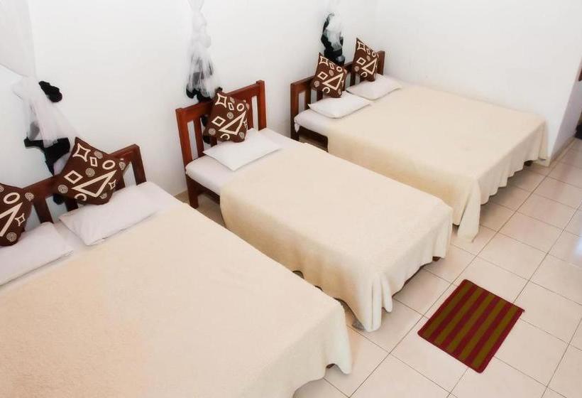 Pension (Hôtel basse catégorie) Thilina Guest