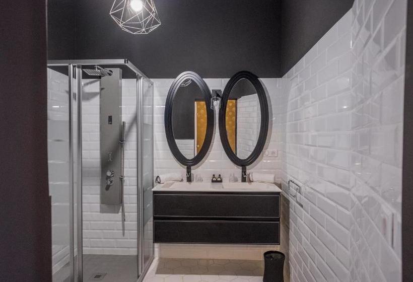 مبيت وإفطار Les Suites De Peyrat