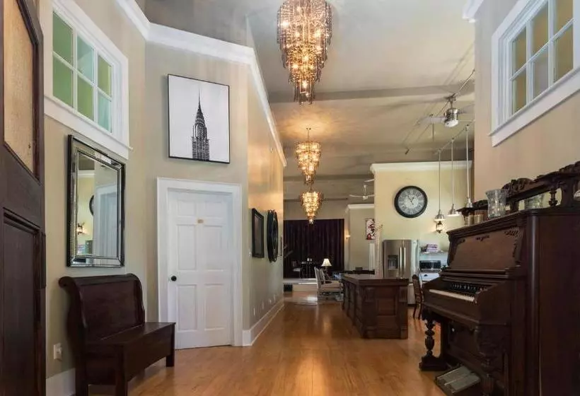 Green Door B&b Brockville