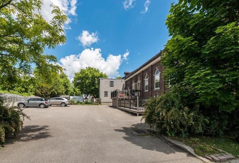 Green Door B&b Brockville