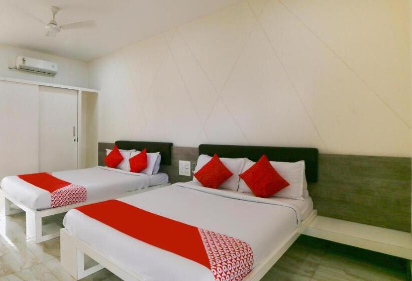 فندق Capital O 15635 Elite Rooms & Banquet