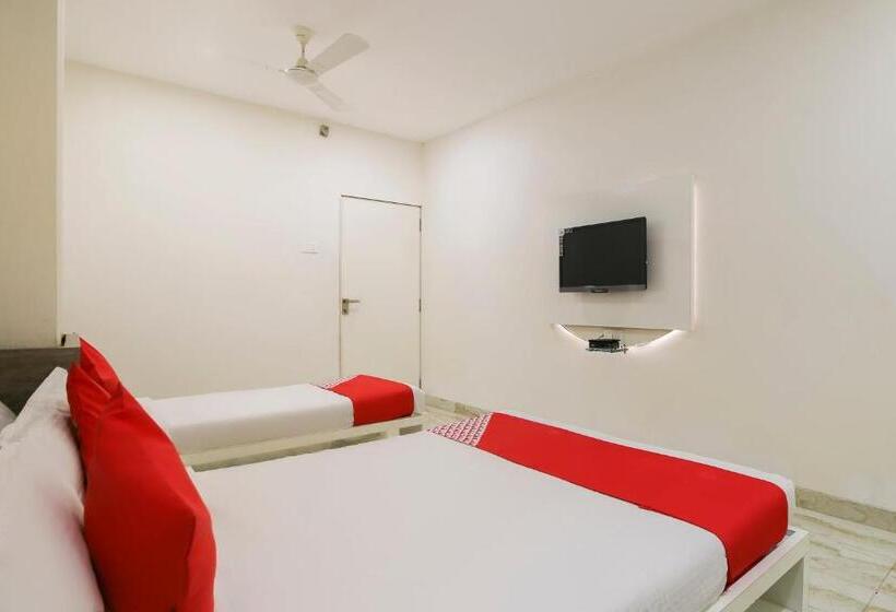 فندق Capital O 15635 Elite Rooms & Banquet