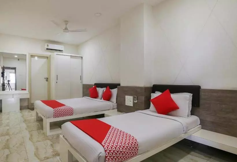 هتل Capital O 15635 Elite Rooms & Banquet