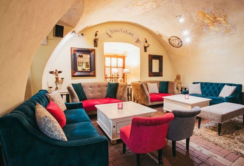 בית מלון כפרי Divna Pani Luxury Gallery Rooms