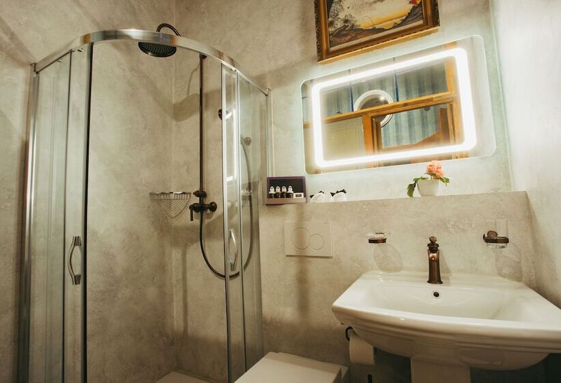 בית מלון כפרי Divna Pani Luxury Gallery Rooms