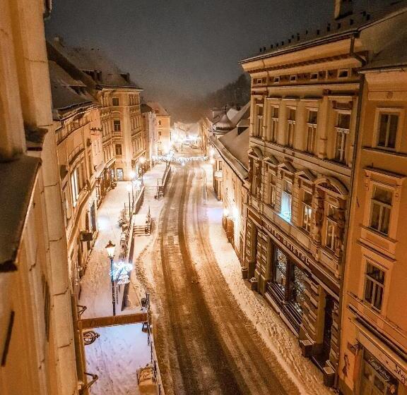 בית מלון כפרי Divna Pani Luxury Gallery Rooms