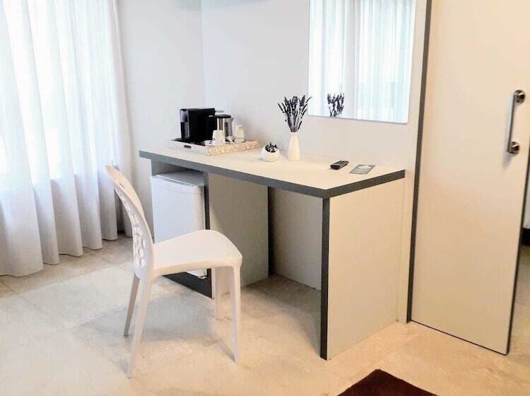 پانسیون Hostal Vendaval