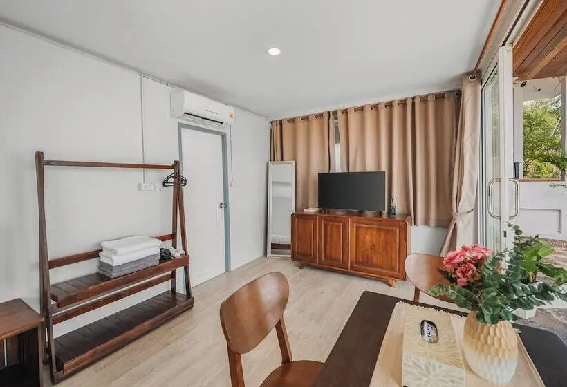 پانسیون Room Charming Guest Room With Private Fa
