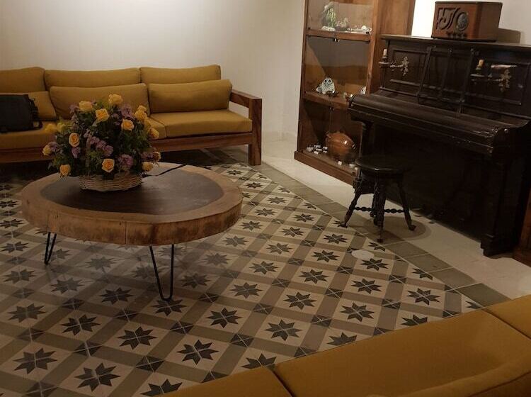 فندق Puerta San Pedro