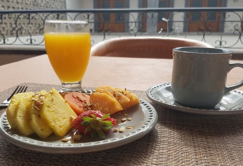 فندق Puerta San Pedro