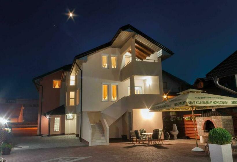 تختخواب و صبحانه Soba Villa Maja