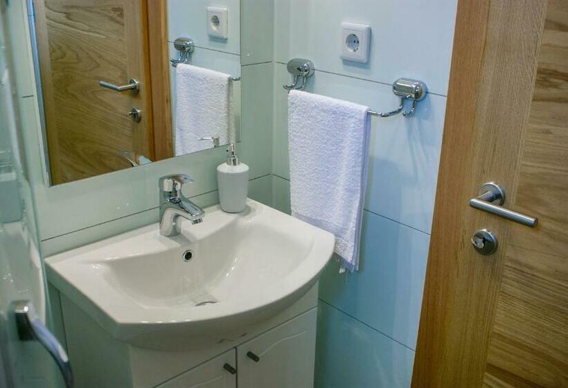 تختخواب و صبحانه Soba Villa Maja