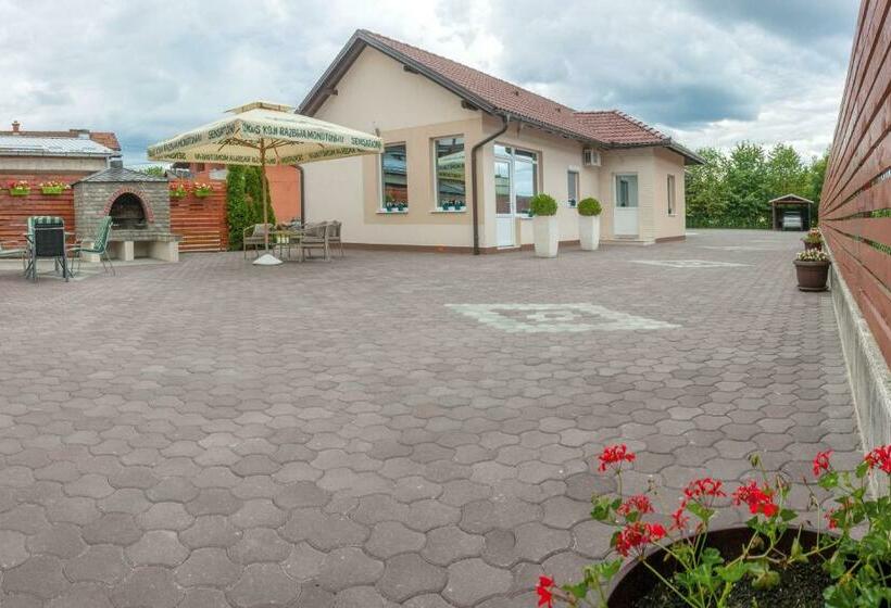 تختخواب و صبحانه Soba Villa Maja