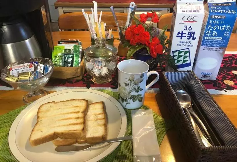 Majatalo Guest House Chara