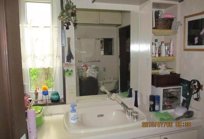 Majatalo Guest House Chara