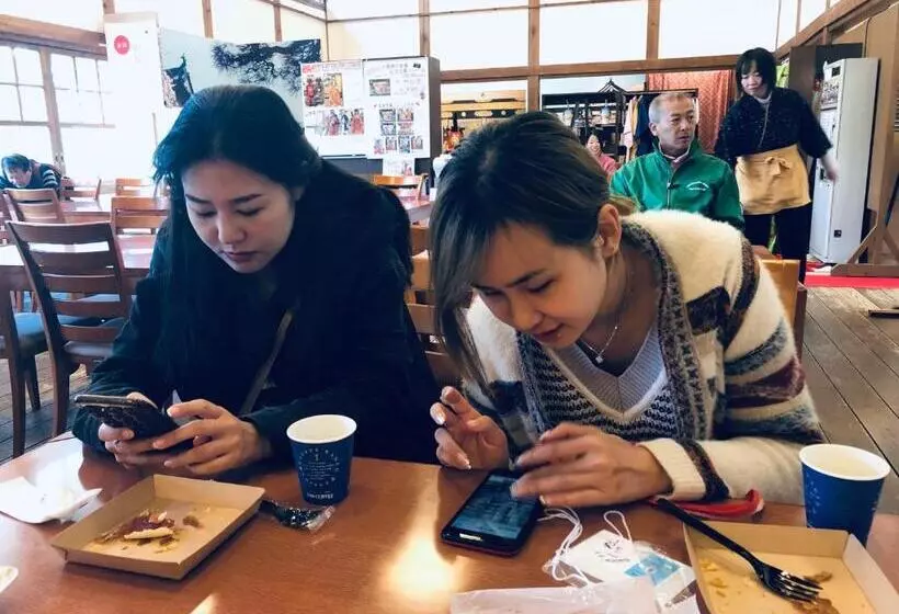 Majatalo Guest House Chara