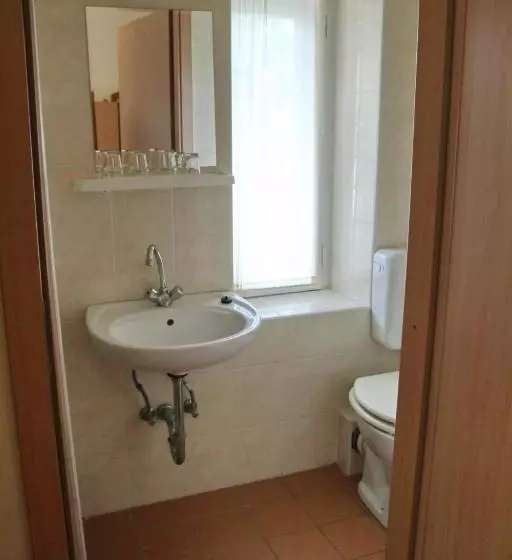 تختخواب و صبحانه Zur Post