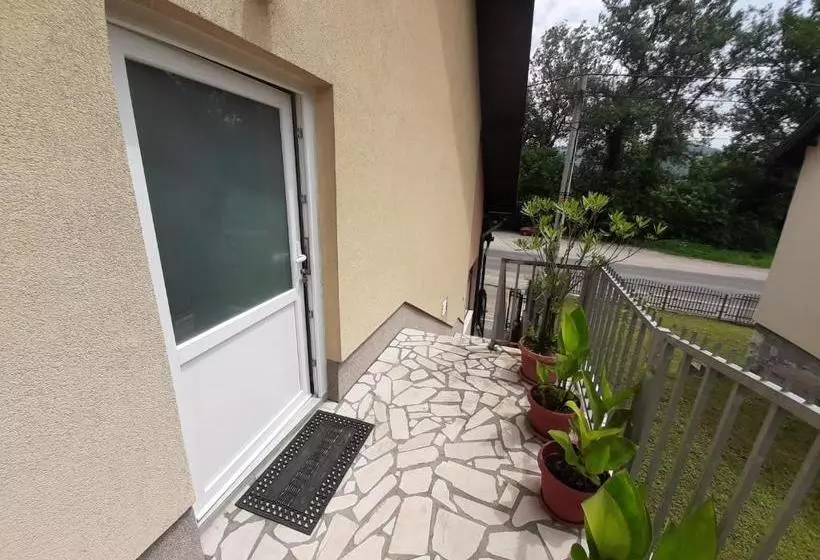 تختخواب و صبحانه Restoran I Sobe Tocak