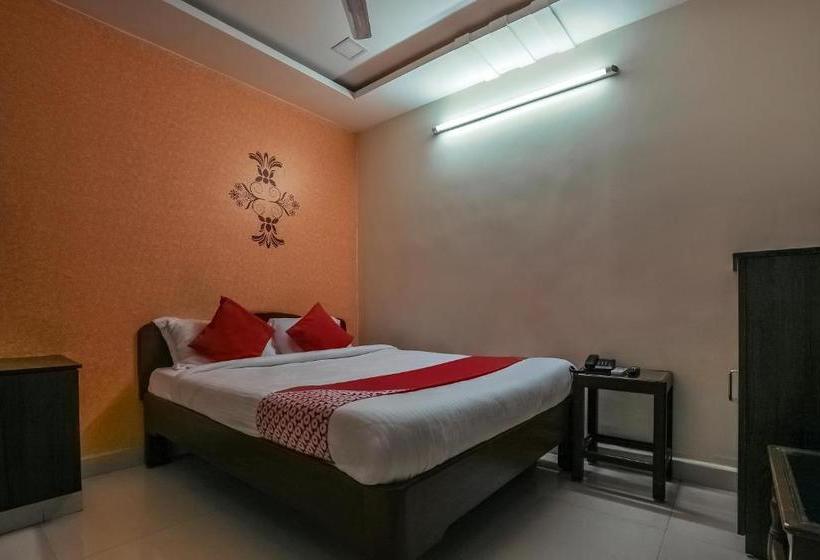 فندق Oyo 13909 Kartikeya Grande