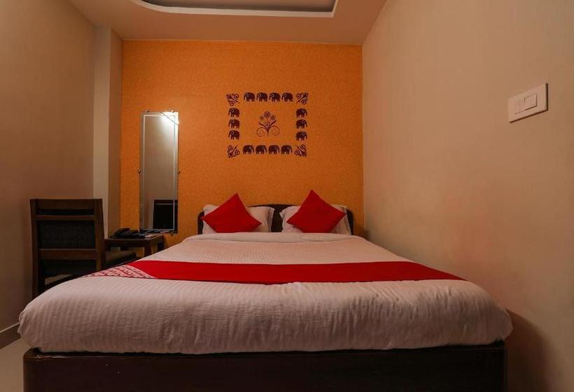 فندق Oyo 13909 Kartikeya Grande
