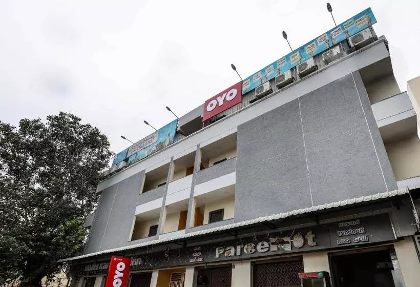 هتل Oyo 13909 Kartikeya Grande