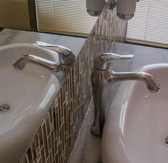 هتل Seaclusion Diani