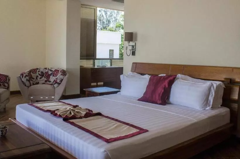 هتل Seaclusion Diani