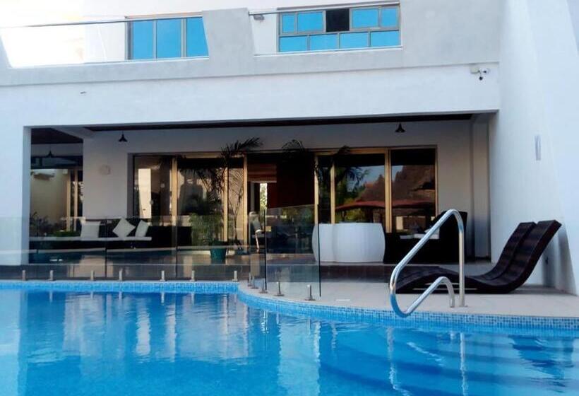 هتل Seaclusion Diani