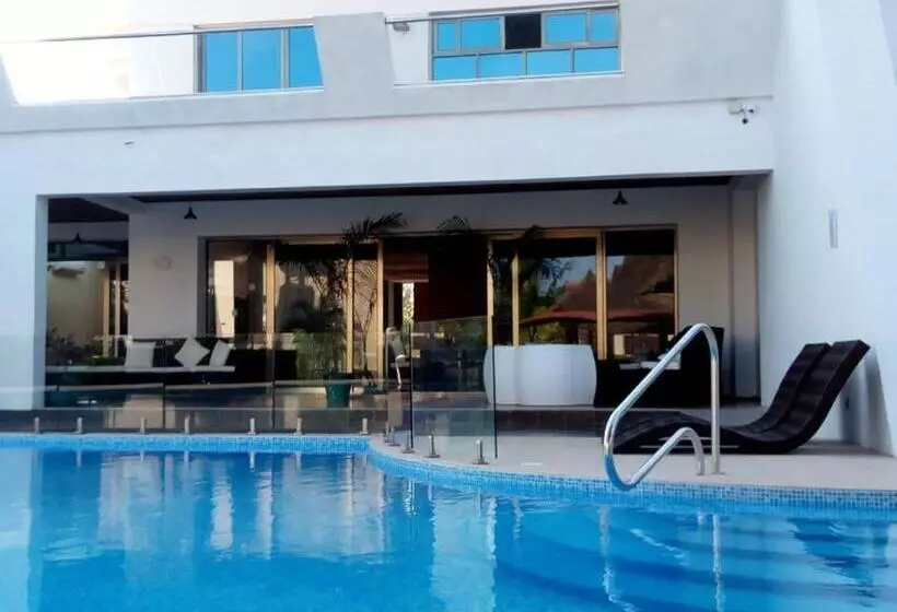 هتل Seaclusion Diani